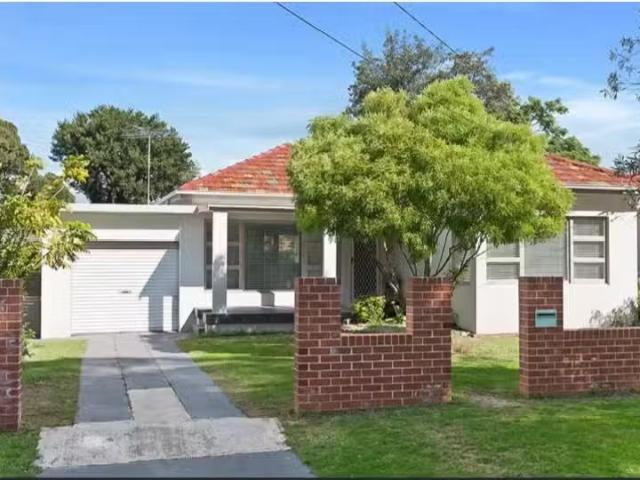 Deal! 3 BR 31 Caledonia Crescent, Peakhurst House for rent Li.
