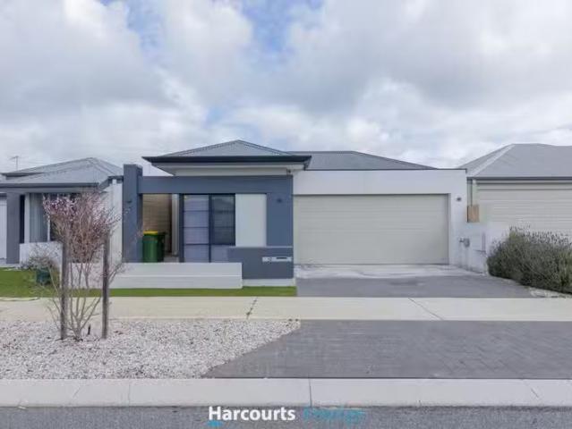 Nice 3 BR 31 Fringed Way, PIARA WATERS, WA 6112 House for Rent