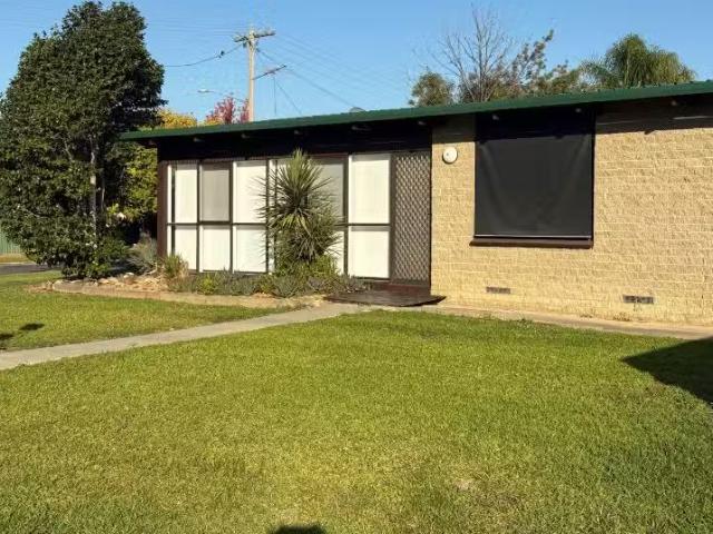 Deal! 3 BR 327 Sutherland Street, Lavington House for rent Li.