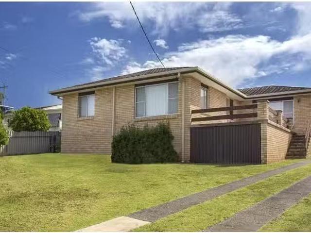 Just in! 3 BR 32 Calton Road, BATEHAVEN House for rent Listed.