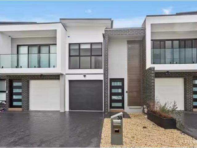 Cheap 3 BR 39 Crepe Myrtle Circuit, Avondale Townhouse for ren.