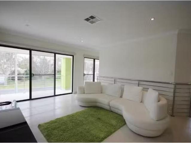 Unique 3 BR 39 RANELAGH CRESCENT, SOUTH PERTH Apartment for re.