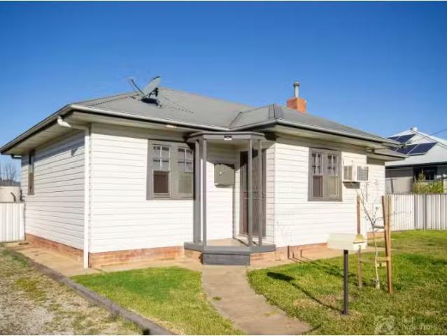 For Rent! 3 BR 3 Mc Farlane Street, Mudgee House for rent Lis.