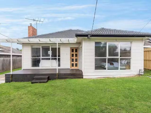 For Rent! 3 BR 3 Autumn Street, Belmont, VIC 3216