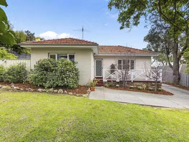 Cheap 3 BR 3 Bushey Road, Wembley Downs, WA 6019