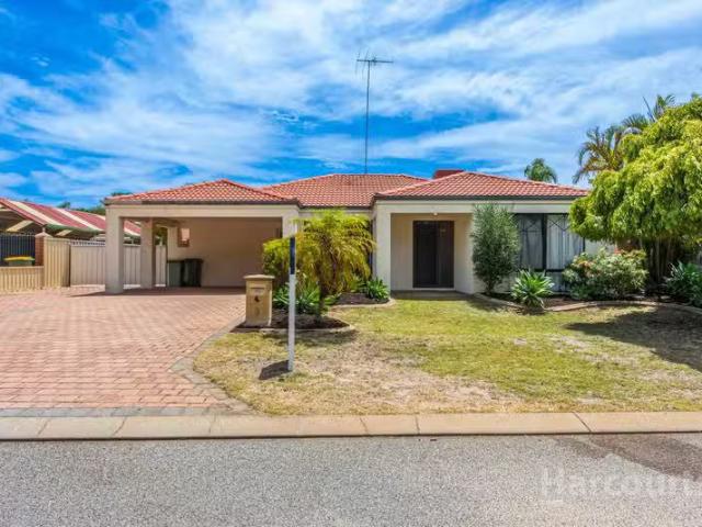 Charming 3 BR 3 Lilac Green, HALLS HEAD, WA 6210 House for R.