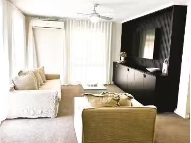 Nice 3 BR 3 Sanders Street, GRIFFITH House for rent Listed by.