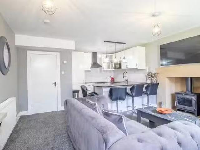 Cheap 3 BR Cecil Street