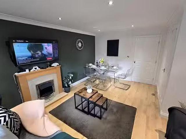 Cheap 3 BR Darlaston Lane