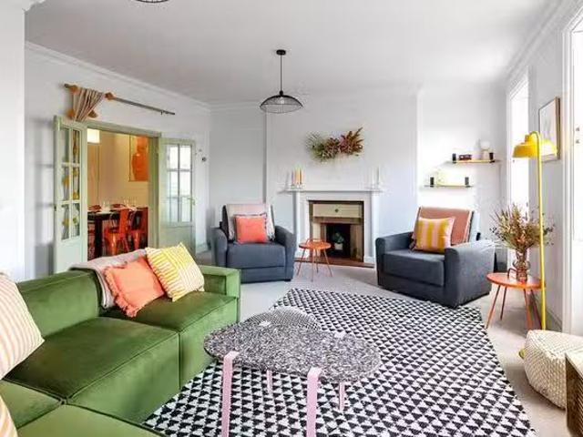 Nice 3 BR George Street