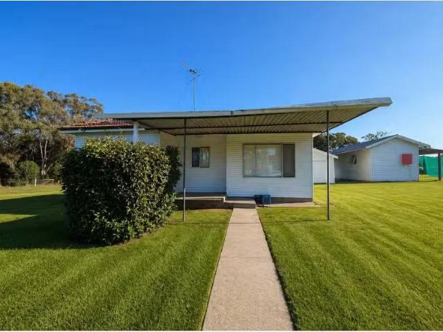 Nice 3 BR Leppington House for rent Listed by Your Property M.