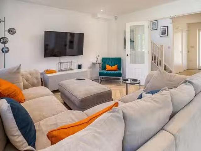 Deal! 3 BR Mansion House Farm