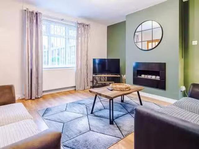 Unique 3 BR Prenton Place