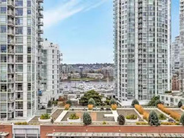For Rent! 3 BR Sub Penthouse 238 Alvin Narod Mews, Vancouver.