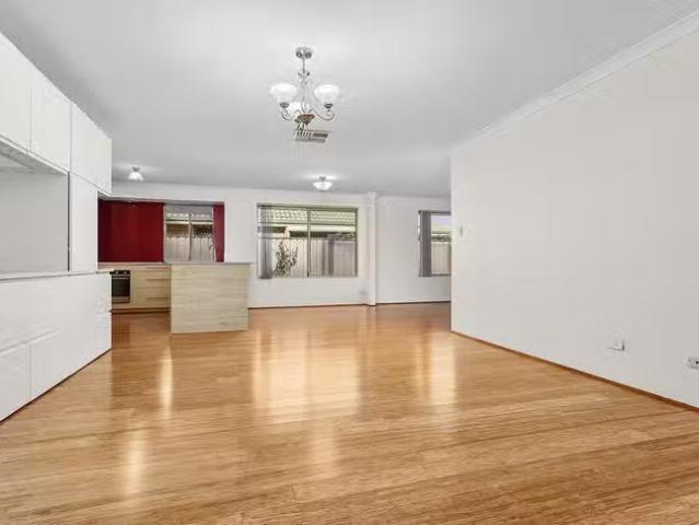 Nice 3 Campaspe Drive, Success, WA 6164