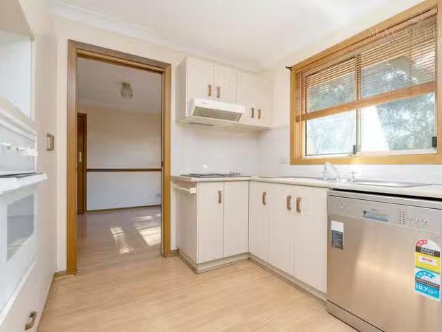 Deal! 3 Canola Place, Estella, NSW 2650
