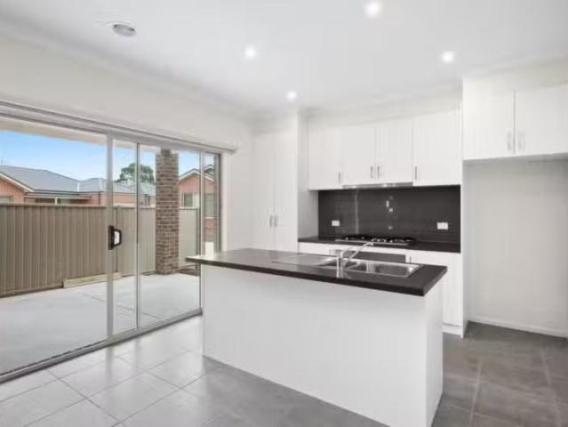 Rental! 3 Conrad Court, Golden Point VIC 3350 House For Lease