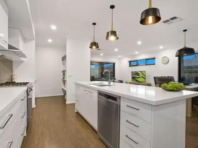 Nice 3 Daybreak Avenue, Armstrong Creek, VIC 3217
