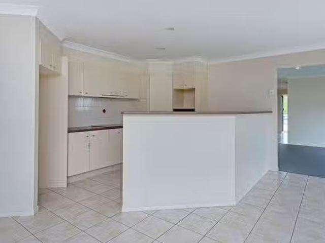 Rental! 3 Feathertop Crescent, Pacific Pines, QLD 4211