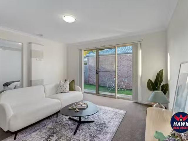 Deal! 3 Jeff Snell Crescent, Dunlop, ACT 2615