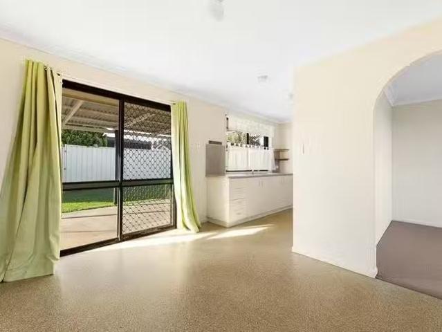 Deal! 3 Kingsford Smith Drive, Wilsonton, QLD 4350