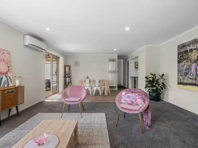 For Rent! 3 Lawrie Dr, Alfredton VIC 3350 House For Lease