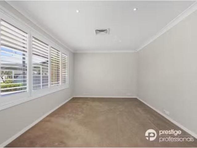 Rental! 3 Lucas Avenue, MOOREBANK House for rent Listed by Ge.