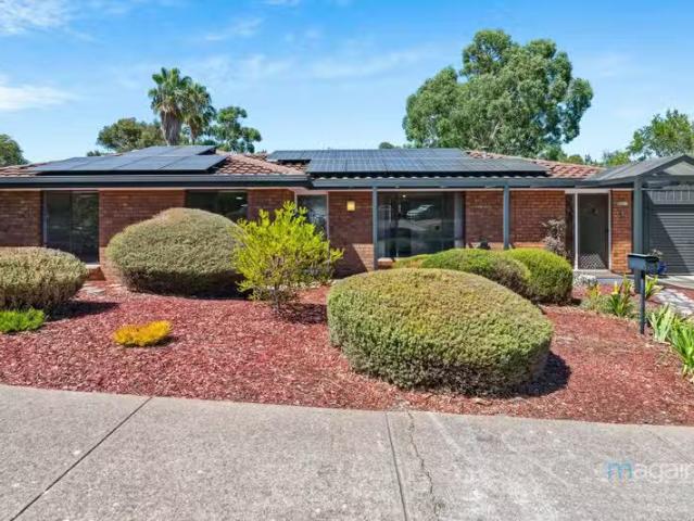 Deal! 3 Queens Way, Woodcroft SA 5162