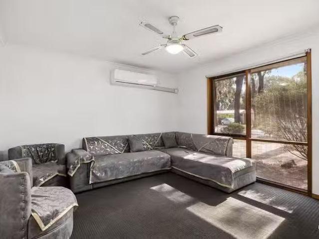 Unique 3 Rankine Street, Parafield Gardens, SA 5107
