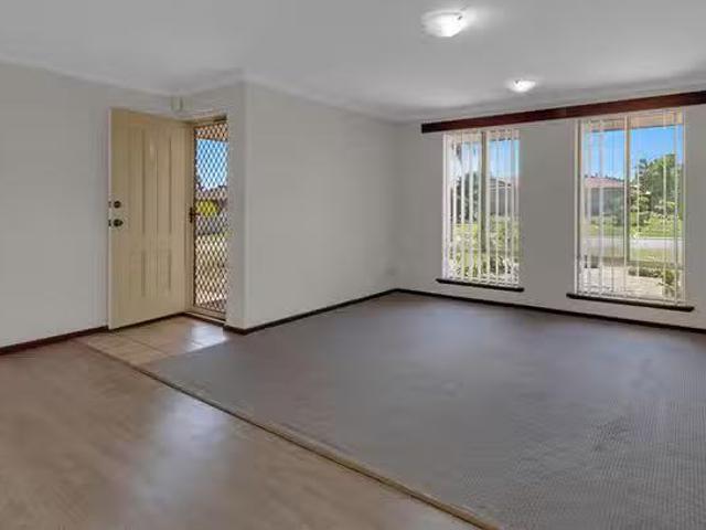 Nice 3 Spinnaker Close, Waikiki, WA 6169