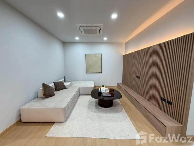 New 3 Storey Detached House with Private Lift in Preecha Ram 6820