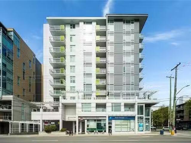 Nice 104/105 1090 Johnson St, Victoria, BC, V8V 0B3 commerci.