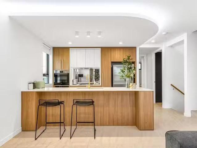 Cheap 10/577 Warrigal Road, Eight Mile Plains, QLD 4113
