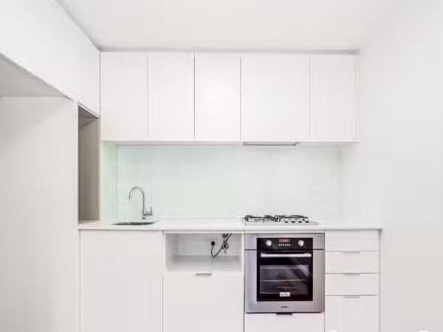 Cozy 106/8 Wellington Rd, Box Hill VIC 3128