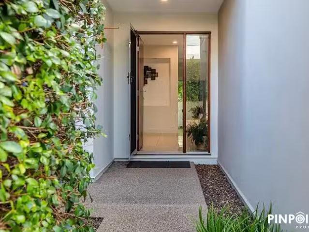 Deal! 10/6 Belangason Way, Shoal Point, QLD 4750