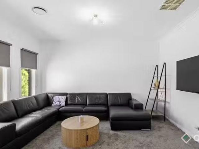 For Rent! 107 George Street, Taylors Hill VIC 3037