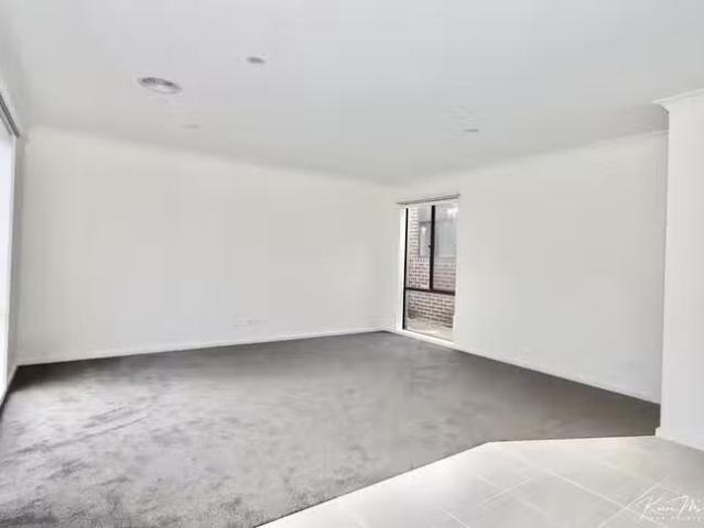 Nice 10/96 Lampard Road, Drouin, VIC 3818