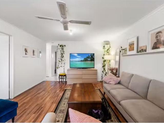 Charming 100/15 John Cleland Crescent, Florey Apartment for re.