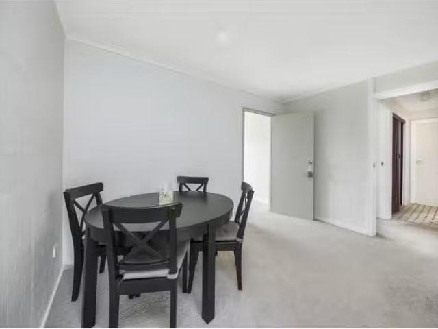 Cheap 10/11 Tenison Woods Circuit, Bonython Apartment for rent.