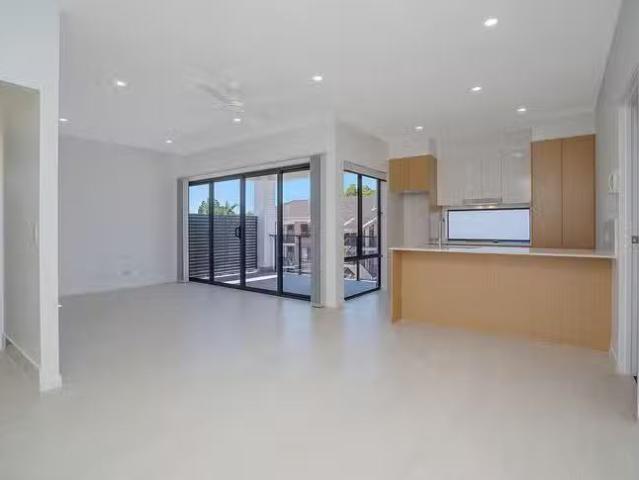 For Rent! 101/41 Milton Avenue, Paradise Point, QLD 4216
