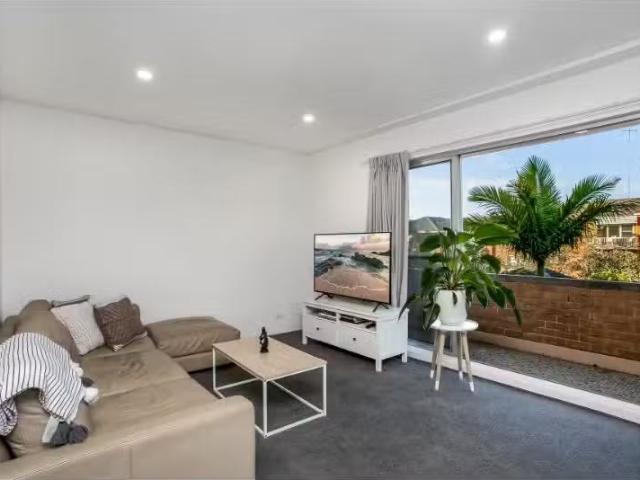 Charming 10/29 Gladstone Street, Newport Apartment for rent L.