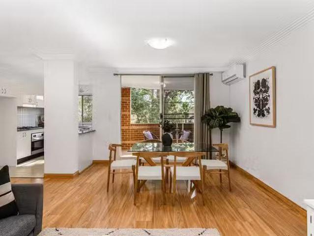 For Rent! 10/2 Conie Avenue, Baulkham Hills, NSW 2153