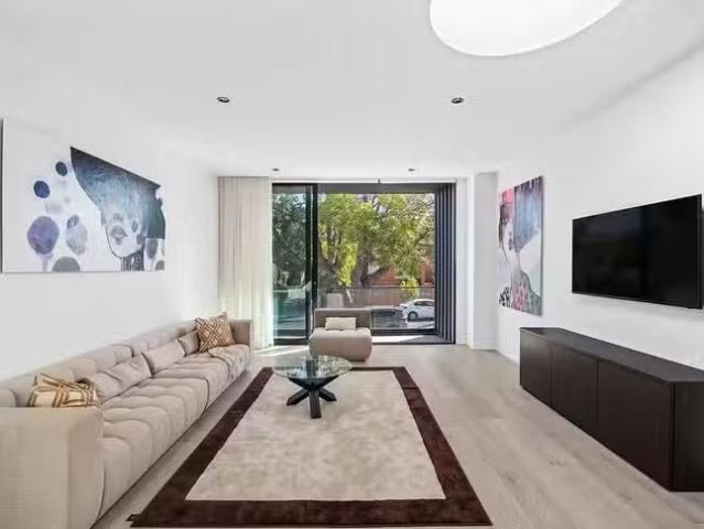Rental! 10. Alexander Street, Brighton East, VIC 3187