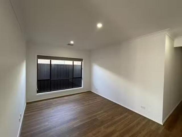 For Rent! 10 Azalea Drive, Angle Vale, SA 5117