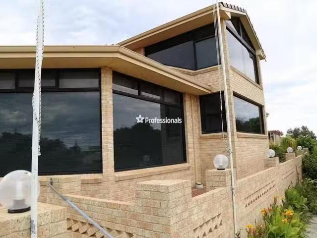 New 10 Baseden Street, Castletown, WA 6450