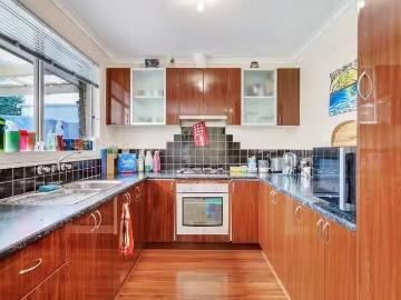 Nice 10 Greenloop Crescent, Huntfield Heights, SA 5163