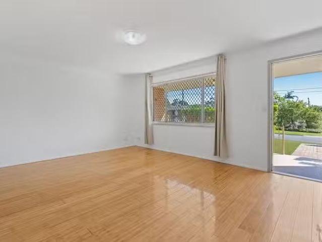 Deal! 10 Edgeware Drive, Rochedale South, QLD 4123