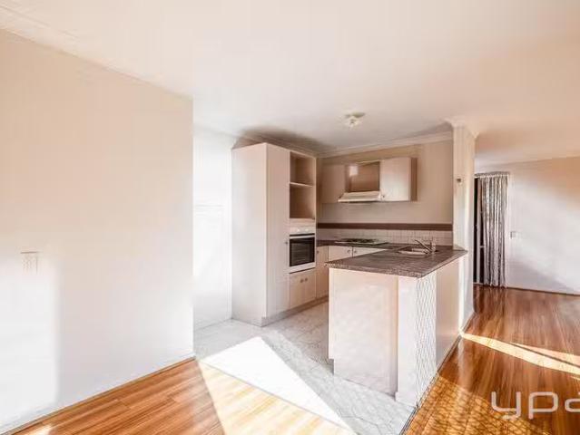 Just in! 10 Hayfield Court, Sydenham, VIC 3037