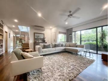 Just in! 10 Julian Rocks Dr, Byron Bay Townhouse for rent Lis.