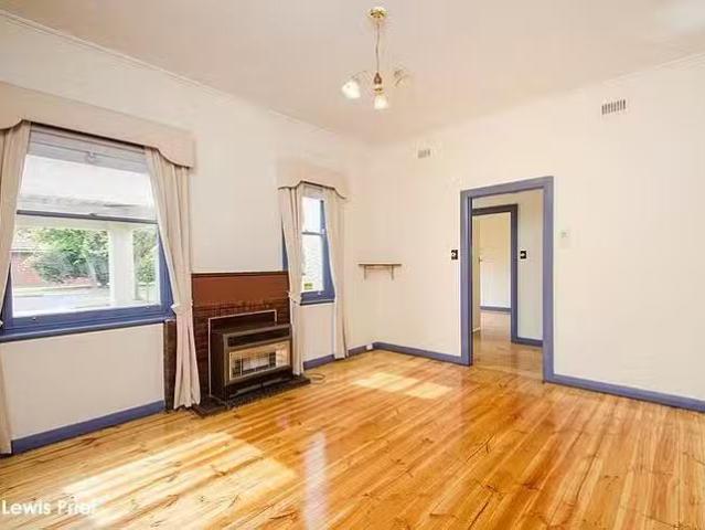 Charming 10 Melanto Avenue, Camden Park, SA 5038